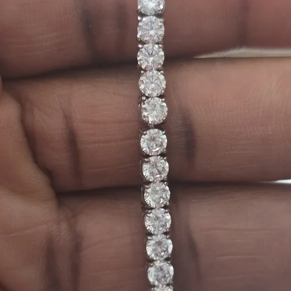 $100 Macy's Women Elegant Silver Hand Bracelet New Party - Picture 11 of 13